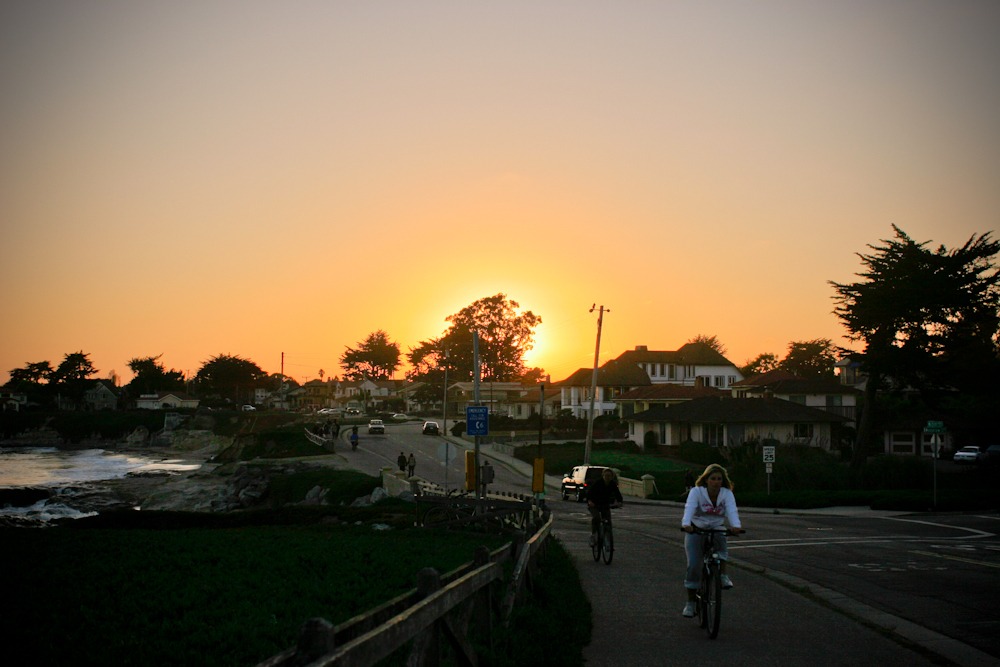 Sidewalk scene in Santa Cruz at dusk